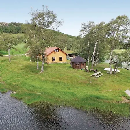 Cozy In Sandnes With Kitchen 아파트